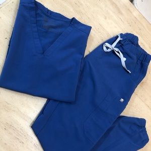 Clay and Denim Yola™ Skinny Scrub Pants™ Skinny S regular. Casma XS. Pop red